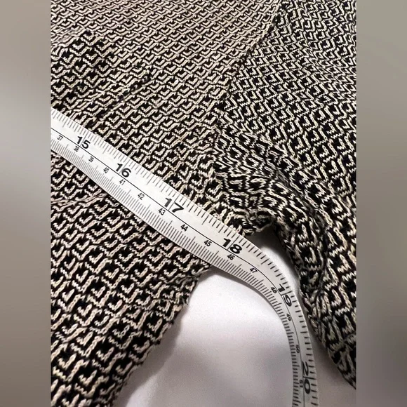 Todd Snyder Italian geometric pattern camp collar size small - Picture 7 of 11